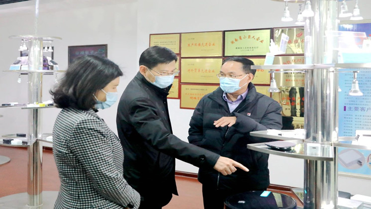 市委副書記闞保勇走訪慰問(wèn)炬神電子